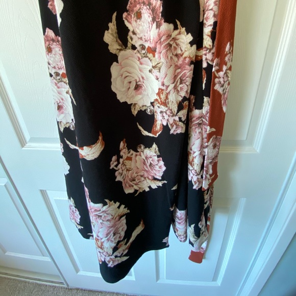 Women’s plus size dress - Picture 4 of 7